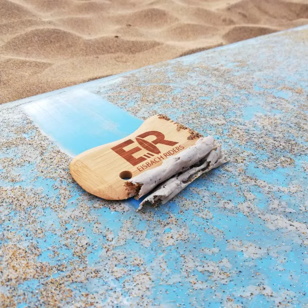 bamboo-wax-comb_lifestyle-1